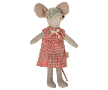 Maus Mama bekleidet mit dem Nachthemd