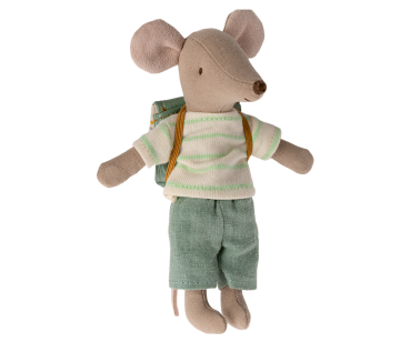 Großer Bruder Maus mit Rucksack