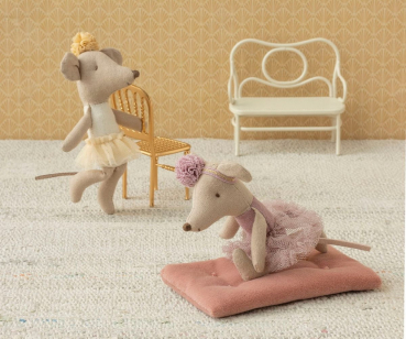 Preview: Szene mit kleiner Schwester Maus als Ballerina